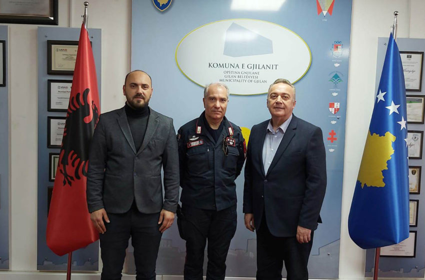  Nënkryetari Hysein dhe kryesuesi Sadiku presin në takim komandantin e Regjimentit të Karabinjerëve MSU, kolonel Ruggiero Capodivento