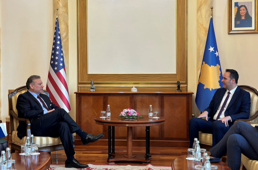  Kryetari Glauk Konjufca priti në takim Zëvendës Ndihmës Sekretarin e SHBA-së, Gabriel Escobar 