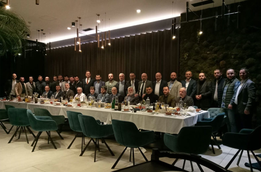  Kryetari i KBI në Gjilan shtroi iftar për imamët dhe administratën e KBI-së
