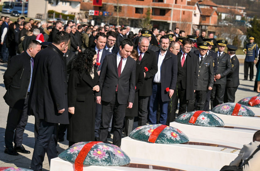  Kryeministri Kurti në 25-vjetorin e Epopesë së UÇK-së: Prekazi është kryeqyteti i kryengritjes shqiptare