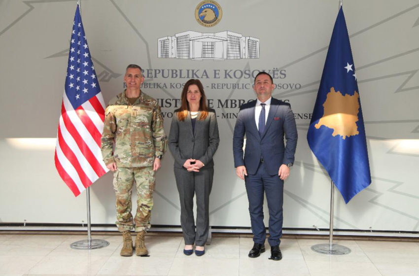  Ministri Mehaj priti në takim ambasadoren, Kate Byrnes dhe gjeneral majorin, Daniel Lasica