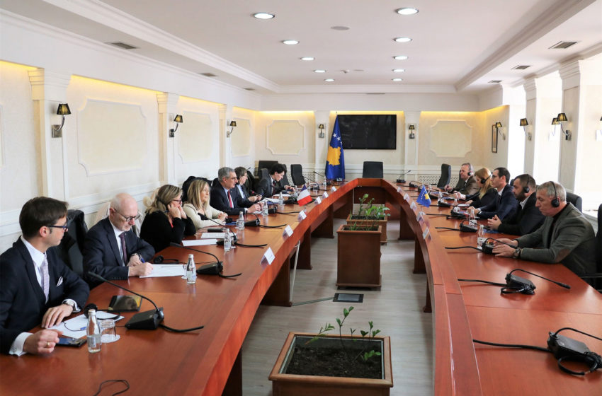  Grupi i Miqësisë Kosovë-Francë zhvilloi takim me një delegacion të Senatit francez