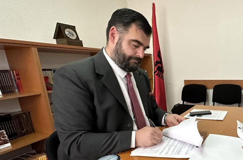  Mustafi paraqet problemet shqiptare para Këshillit Evropian në Beograd