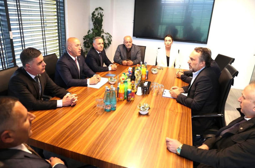  Gagica e Haradinaj vizitojnë fabrikën e vetme të vajit në Kosovë