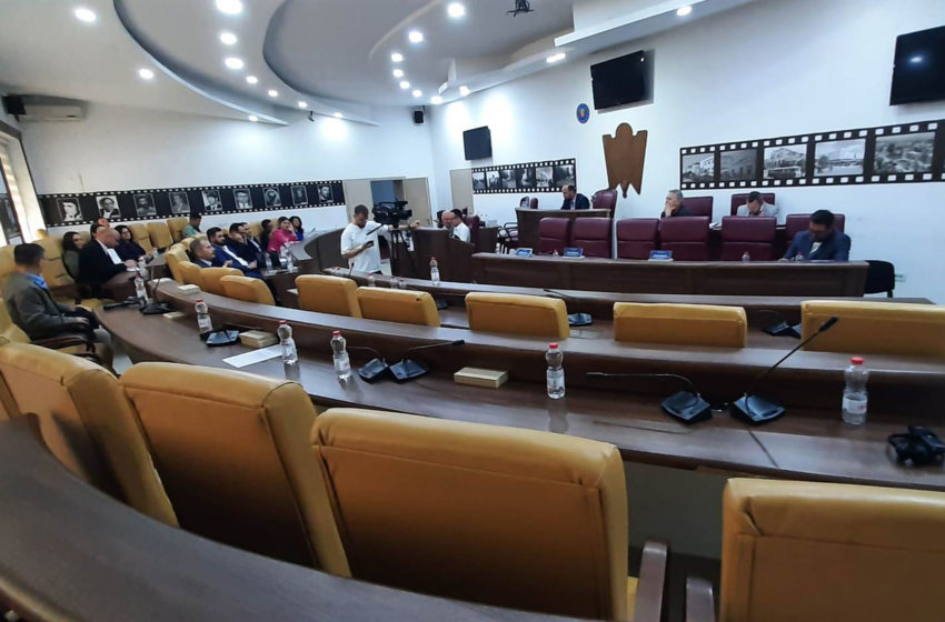  Seanca e pestë e Kuvendit Komunal vazhdon të martën