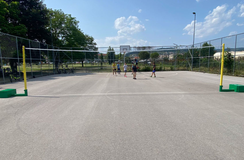  Përfundon renovimi i hapësirës rekreative-sportive në Kamenicë