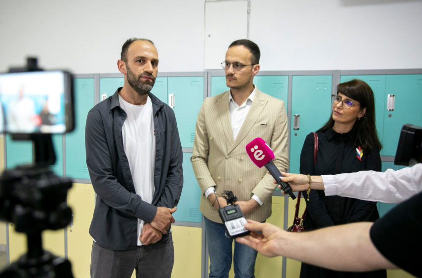  Në shkollën ‘Rexhep Elmazi’ në Gjilan përurohen dollapët për nxënës