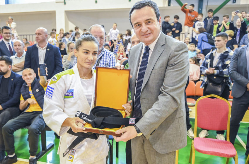  Kryeministri Kurti: Majlinda, kampione në tatami, kampione në jetë dhe kampione përjetë