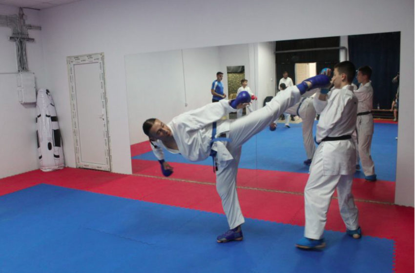  Olt Ademi, 16-vjeçari premtues me dhunti të jashtëzakonshme e veti specifike, mëton majat e “Olimpit” të karatesë botërore