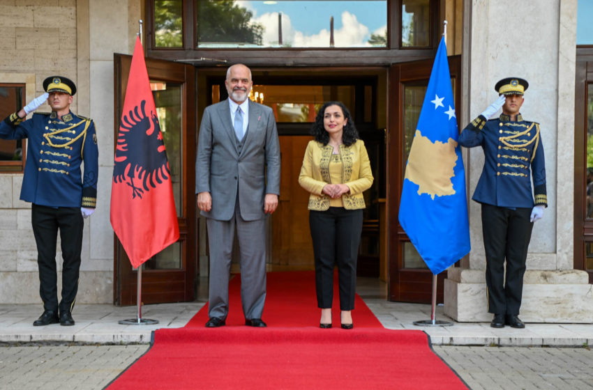  Presidentja Osmani priti në takim kryeministrin e Shqipërisë, Edi Rama