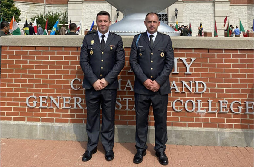  Dy oficerët e FSK-së, diplomuan në Kolegjin e Komandës dhe Shtabit të Përgjithshëm të Ushtrisë Amerikane