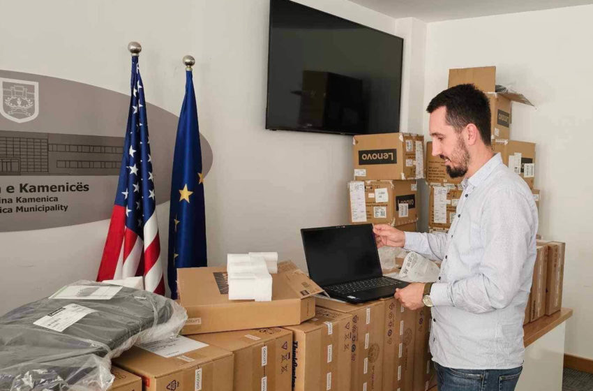  Rahimaj: 160 Laptop të rinjë për secilën klasë në shkollat e Kamenicës