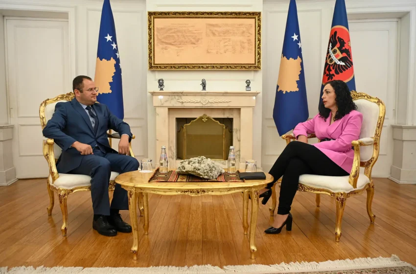  Presidentja Osmani dekretoi Ahmet Ismailin në postin e guvernatorit të Bankës Qendrore të Kosovës