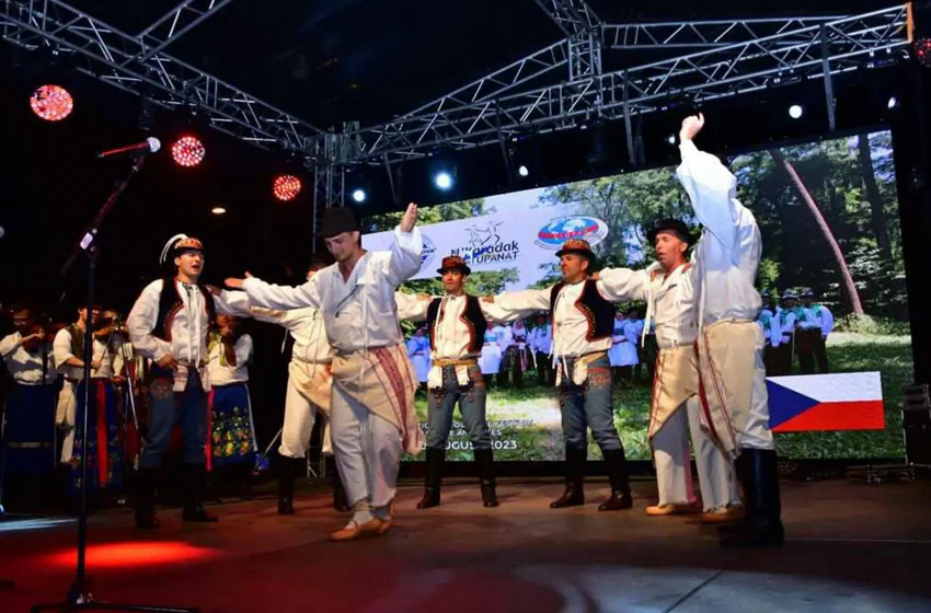  Në Gjilan mbahet festivali ndërkombëtar “N’Karadak krisin tupanat”