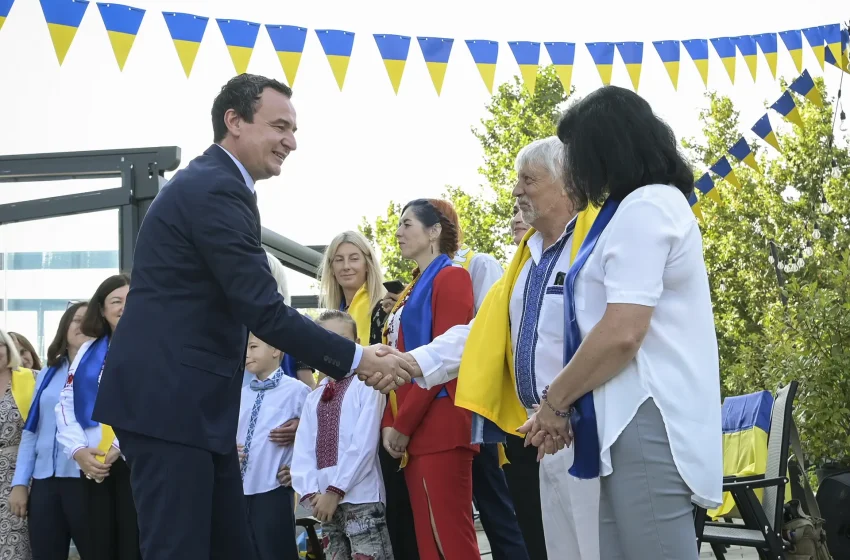  Kryeministri Kurti shënoi Ditën e Pavarësisë së Ukrainës bashkë me qytetarët ukrainas që jetojnë në Kosovë