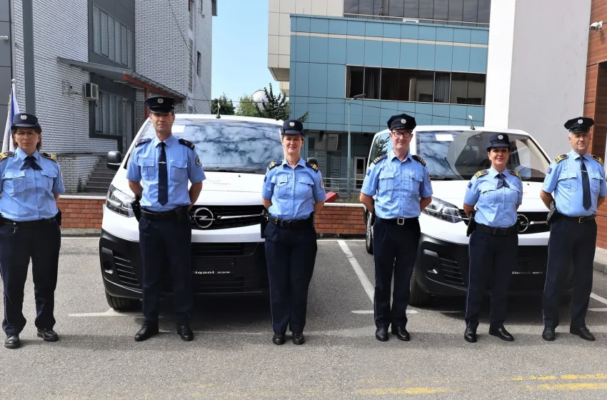  Policia e Kosovës pranoi donacion dy automjete nga Organizata Ndërkombëtare për Migrim