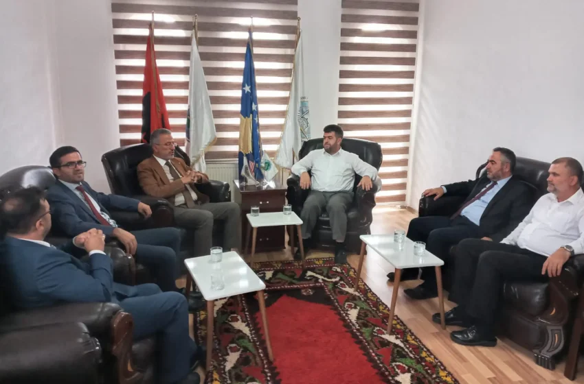  Atasheu për çështje fetare në Ambasadën e Turqisë, Bunyamin Albayrak vizitoi KBI-në, në Gjilan