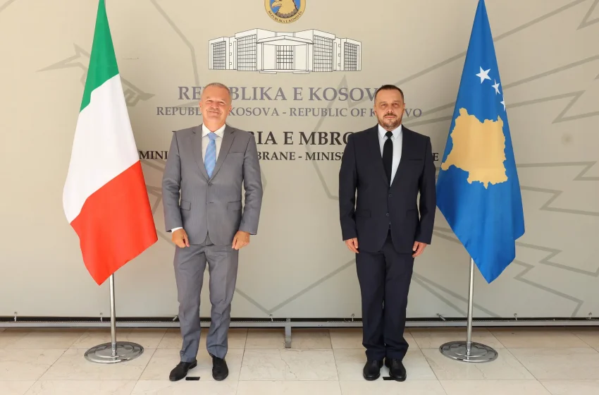  Ministri Maqedonci priti në takim ambasadorin e Republikës së Italisë, Antonello De Riu