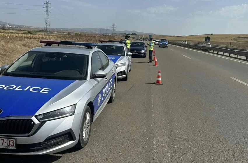  Policia parandalon gara ilegale të shpejtësisë në autostradë