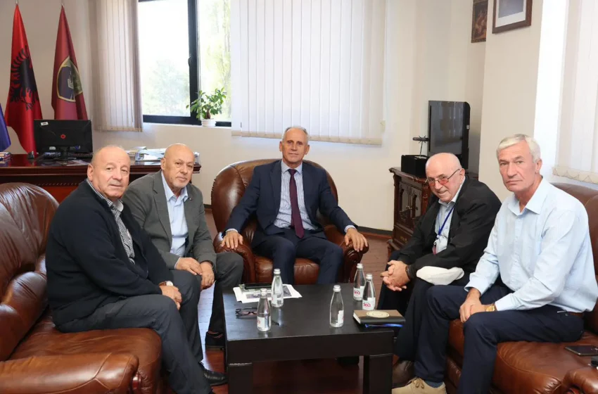  Zëvendësministri Syla priti në takim udhëheqësit e Shoqatës se Pensionistëve të TMK-së dhe FSK-së dhe Simpatizantëve “Elita”
