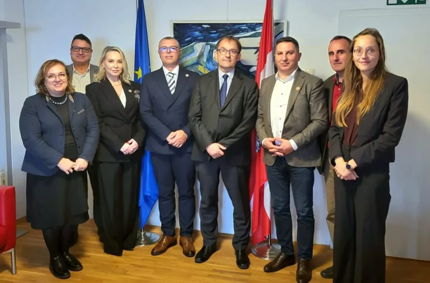  Rektori i UKZ-së zhvillon takim të rëndësishëm me Ambasadorin e Austrisë në Kosovë