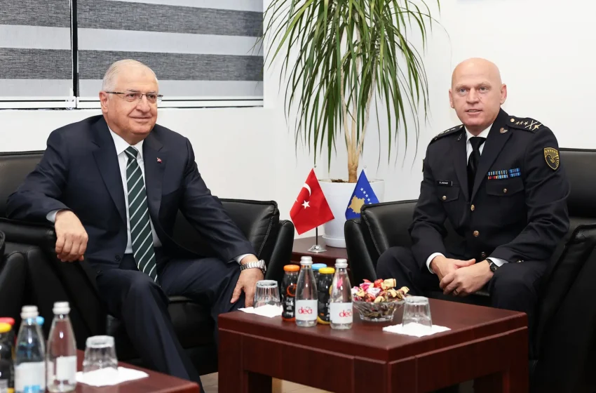  Komandanti i FSK-së, Gjeneral Bashkim Jashari priti Ministrin e Mbrojtjes së Turqisë, Jashar Gűler