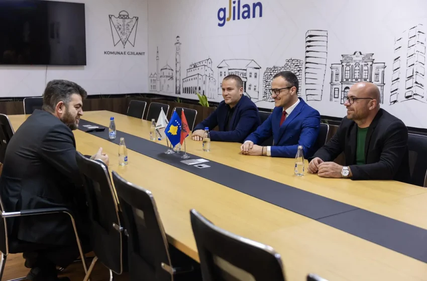  Kryetari i Gjilanit nënshkruan marrëveshjen me kryetarin e KBI-së për hartimin e projektit të varrezave të qytetit