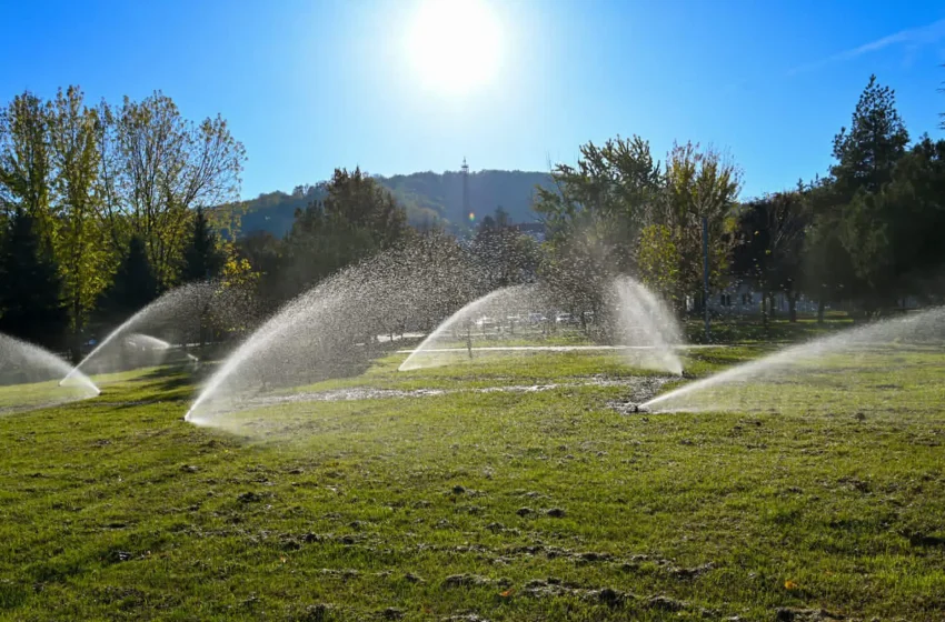  Parku i qytetit është pajisur me sistem të ri të ujitjes