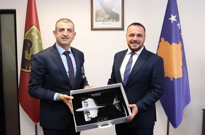  Ministri Maqedonci e dekoroi me medalje për “Shërbim të shquar”, pronarin e kompanisë “Baykar”, Haluk Bayraktar