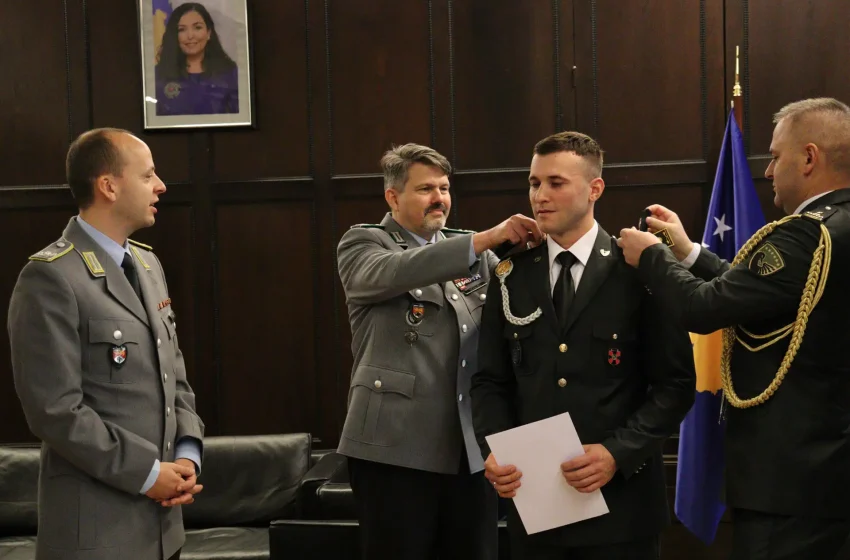  Kadeti Ukaj diplomon në akademinë ushtarake të ushtrisë Gjermane
