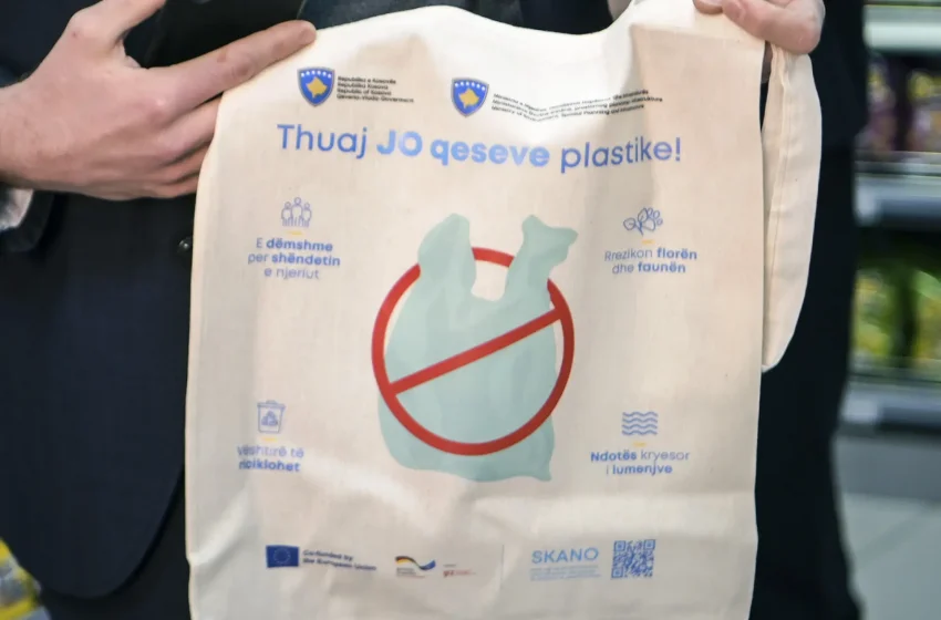  Kryeministri Kurti pjesë e fushatës ‘’Thuaj jo qeseve plastike’’