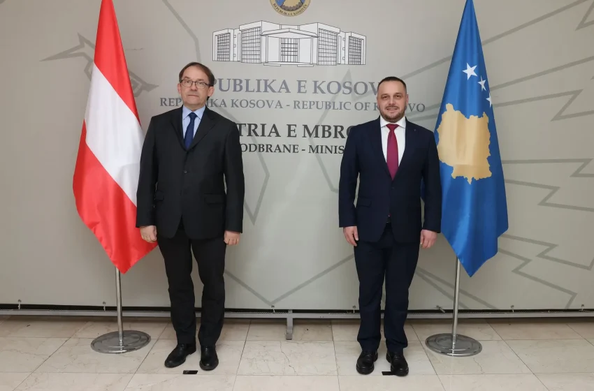  Ministri Ejup Maqedonci priti në takim ambasadorin e Austrisë në Kosovë, George Schnetzer
