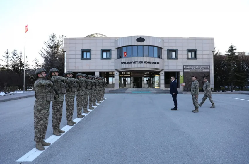  Ministri Maqedonci sot vizitoi Komandën e Forcave Speciale Turke