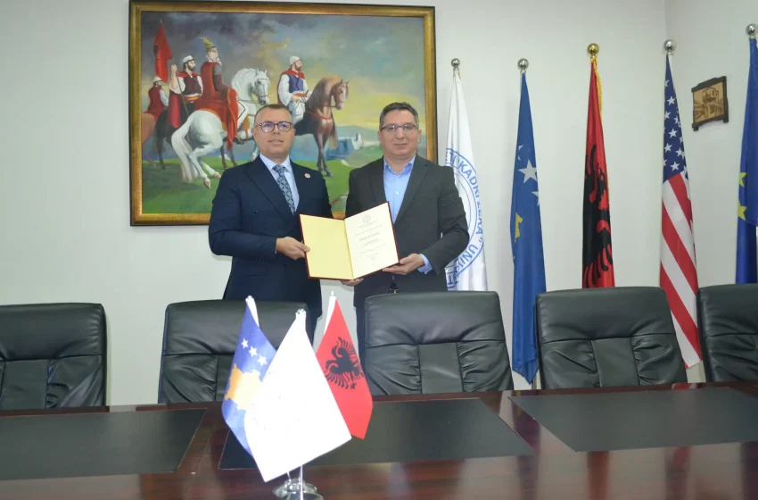  Rektori Artan Dërmaku i ka ndarë mirënjohje kryetarit të BKI në UKZ, Arsim Vranovci