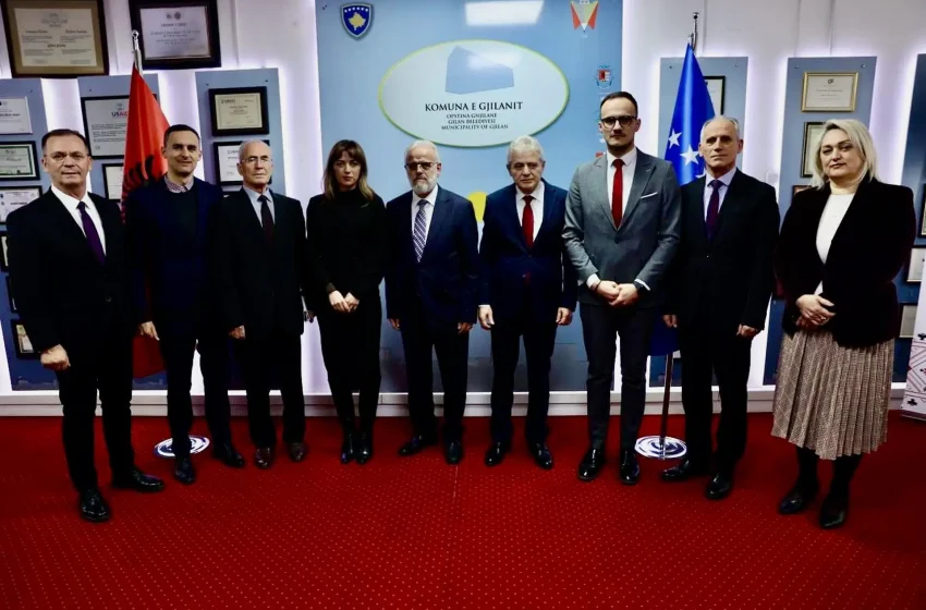  Talat Xhaferi daljen e tij të fundit si kryeparlamentar jashtë shtetit e kishte vizitën në Gjilan