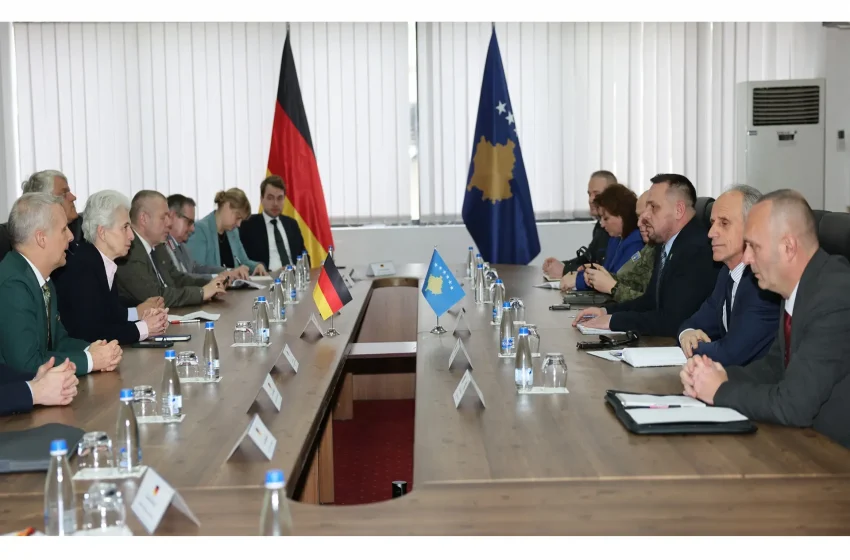  Ministri Maqedonci mirëpriti në takim anëtarët e Komitetit të Sigurisë dhe Mbrojtjes të Bundestagut gjerman