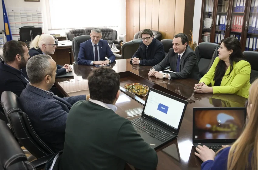  Kryeministri Kurti vizitoi Agjencinë e Statistikave të Kosovës