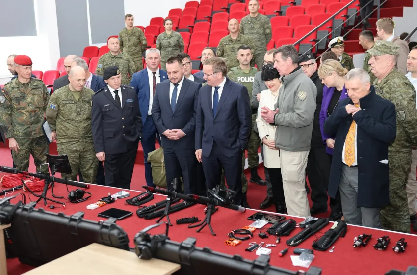  Ministri i Mbrojtjes, Ejup Maqedonci ka pritur në vizitë zyrtare ministrin e Mbrojtjes të Gjermanisë, Boris Pistorius