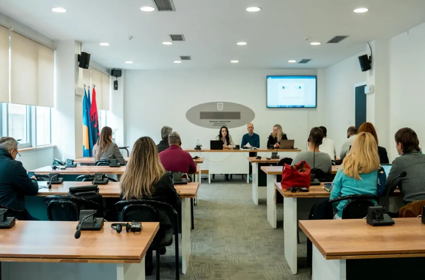  Në Kamenicë është mbajtur takimi i radhës së Komitetit Komunal Veprues