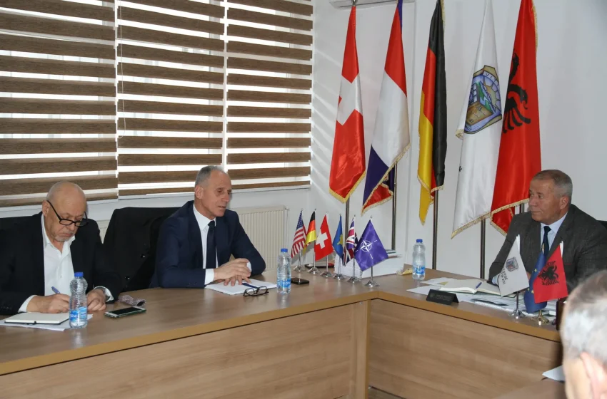  Zëvendësministri Syla vizitoi komunën e Vitisë, u prit nga nënkryetari Aliu