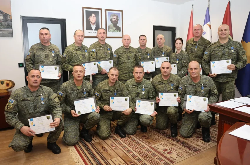  Komandanti i FSK-së ndau Medalje të Karrierës për nënoficerët e lartë