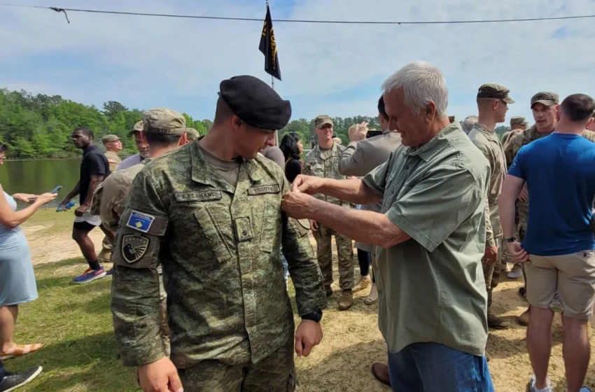 Oficeri i FSK-së përfundon me sukses trajnimin për Ranger në SHBA