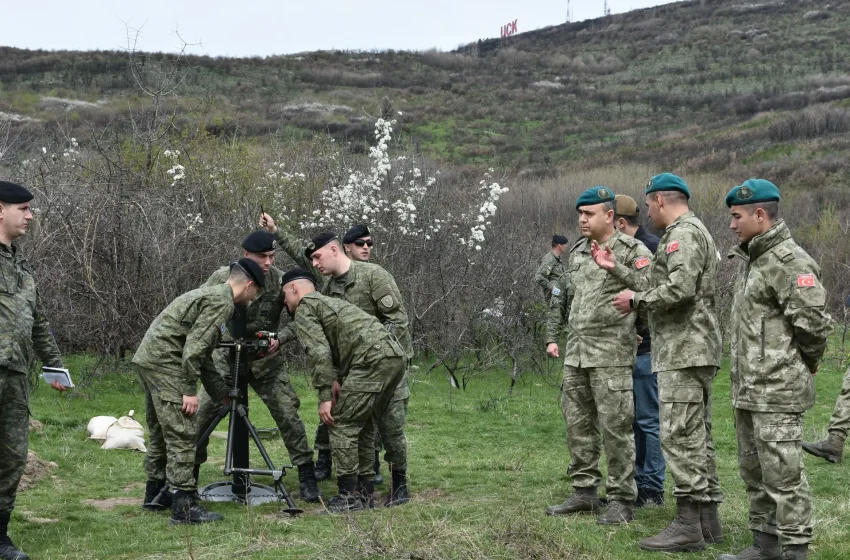 Instruktorët e ushtrisë turke trajnojnë FSK-në
