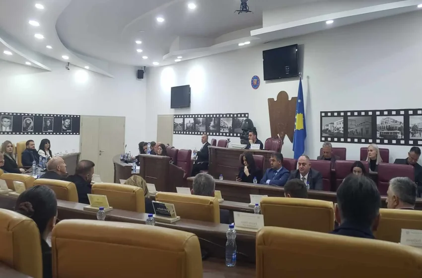  Opozita në Kuvendin e Gjilanit nuk pranon të mbajë seanca pa transmetim online të tyre