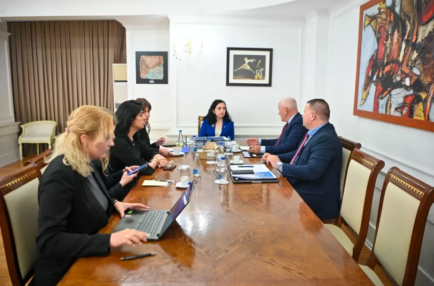  Presidentja Osmani takoi ministrin Sveçla, ministren Haxhiu dhe drejtorin Hoxha lidhur me vrasjet e fundit të grave në Kosovë