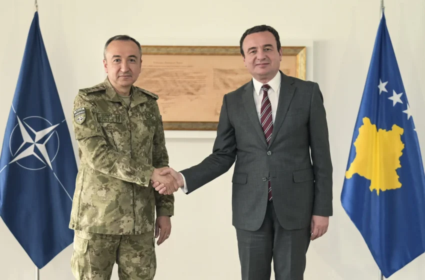  Kryeministri Albin Kurti takoi komandantin e KFOR-it, Gjeneral Major Özkan Ulutas