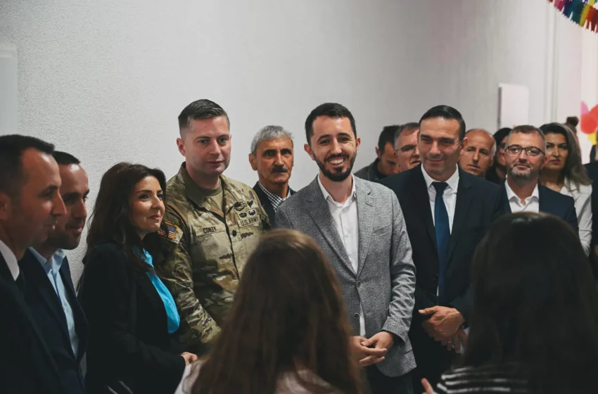  Kryetari Rahimaj: Ka përfunduar rinovimi i shkollës “Skënderbeu” në Hogosht
