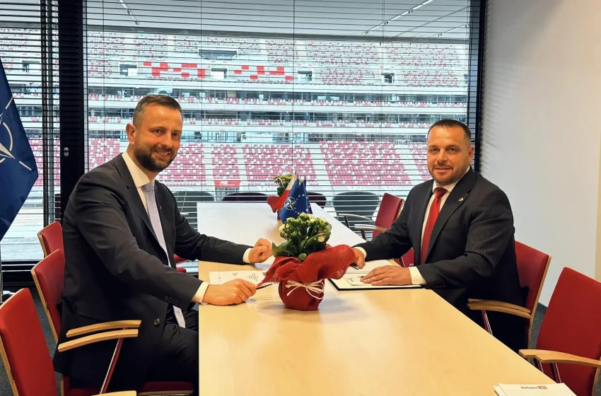  Ministri i Mbrojtjes Ejup Maqedonci ka takuar Ministrin e Mbrojtjes Kombëtare të Polonisë, Władysław Kosiniak-Kamysz