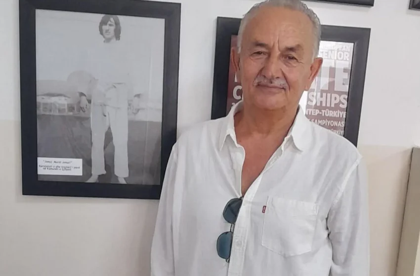  Nderohet karateisti Jonuz Jonuzi me portretin e tij në Palestrën Sportive “Bashkim Selishta – Petriti”