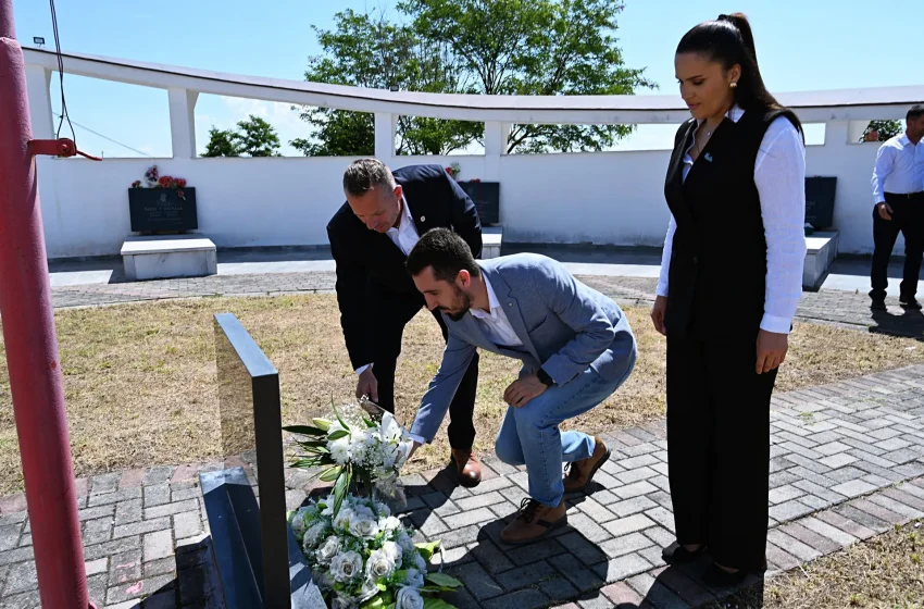  Mbahet mbledhje solemne për nder të 25 vjetorit të çlirimit të Kamenicës